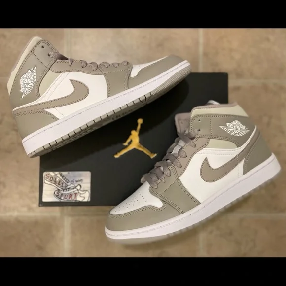 Jordan | Shoes | New Nike Air Jordan Retro Mid Linen College  display picture 3